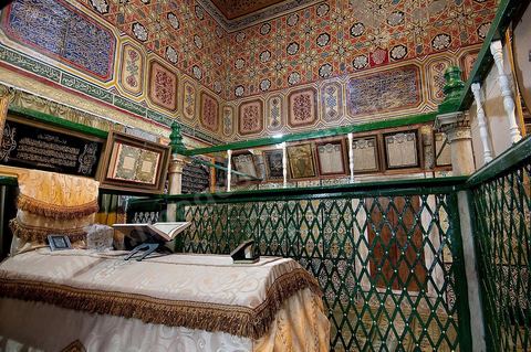 Tombeau de Abou Zama el-Balaoui, compagnon du prophète, dans la Zaouia de Sidi Sahab ou mosquée du Barbier à Kairouan
