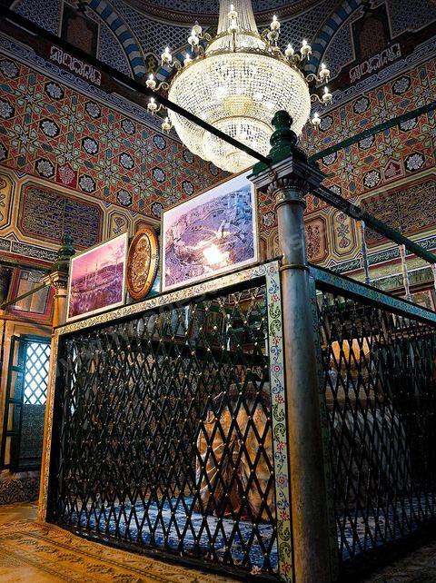 Tombeau de Abou Zama el-Balaoui, compagnon du prophète, dans la Zaouia de Sidi Sahab ou mosquée du Barbier à Kairouan