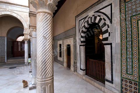 Patio de la mosquée de la Zaouia de Sidi Sahab ou mosquée du Barbier à Kairouan