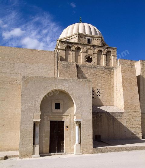 façade extérieure de la Grande Mosquée de Kairouan