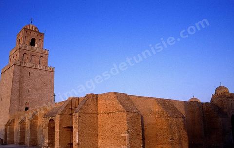 Vue extérieure de la Grande mosquée de Kairouan