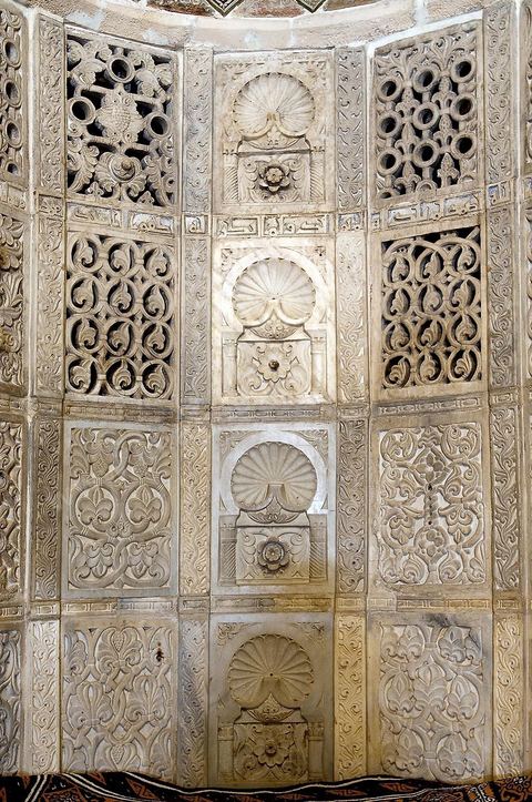 Détail du Mirhab de la salle des prières de la Grande Mosquée de Kairouan, marbre sculpté