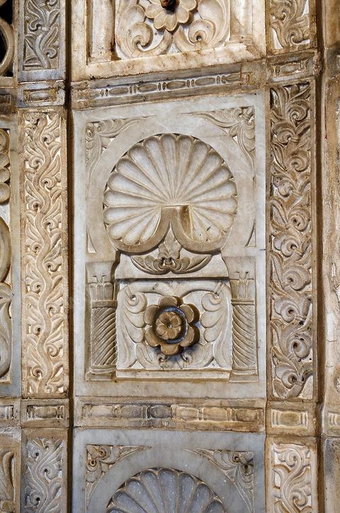 Détail du Mirhab de la salle des prières de la Grande Mosquée de Kairouan, marbre sculpté