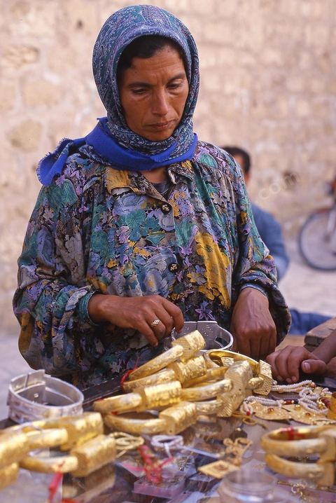 Vendeurs de bijoux au marché de Mahdia
