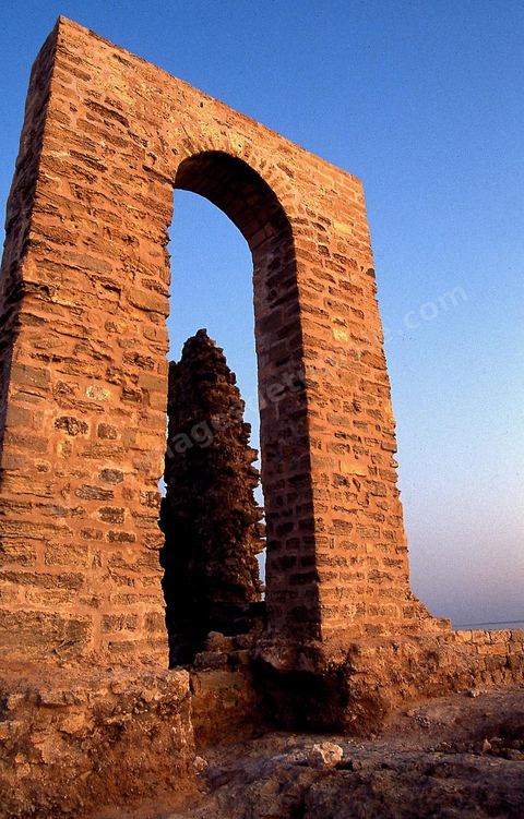 Porte du port fatimide à l'extremité de la presqu'île de Mahdia