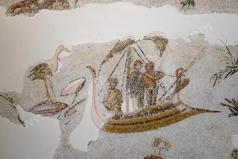 Mosaique scène de pêche avec crocodile - musée archéologique de Sousse dans la Kasbah située en haut de la medina de Sousse