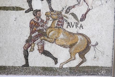 Mosaique d'hommes et chevaux - musée archéologique de Sousse dans la Kasbah située en haut de la medina de Sousse