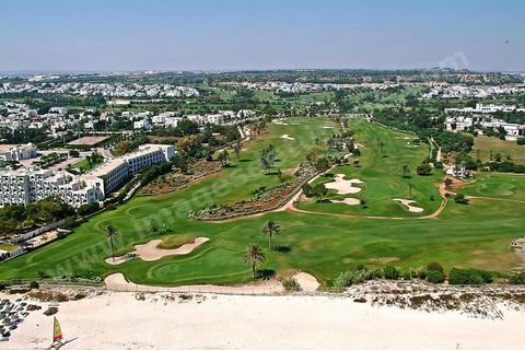 Vue aérienne du golf et zone touristique de Port El Kantaoui
