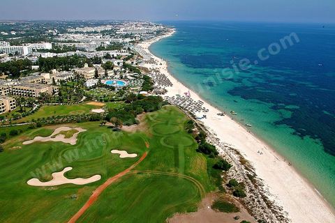 Vue aérienne du golf et zone touristique de Port El Kantaoui