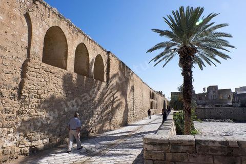 Les remparts de la medina de Sousse vus de l'intérieur. Sousse ou la perle du Sahel. 