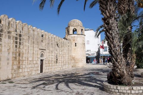 facade extérieure de la grande mosquée de Sousse dans la medina. Sousse ou la perle du Sahel. 