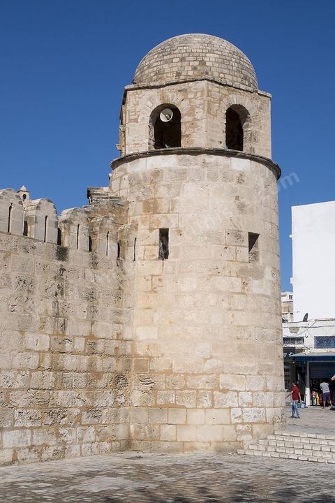 facade extérieure de la grande mosquée de Sousse dans la medina. Sousse ou la perle du Sahel. 