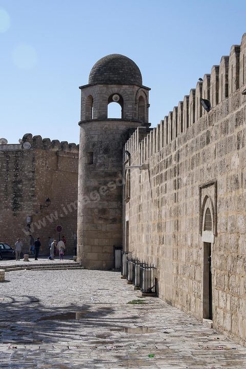facade extérieure de la grande mosquée de Sousse dans la medina. Sousse ou la perle du Sahel. 