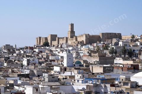 Vue générale de Sousse depuis le ribat avec en haut la Kasbah. Sousse ou la perle du Sahel. 