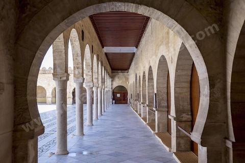 Cour intérieure de la Grande Mosquée de Sousse. Sousse ou la perle du Sahel. 