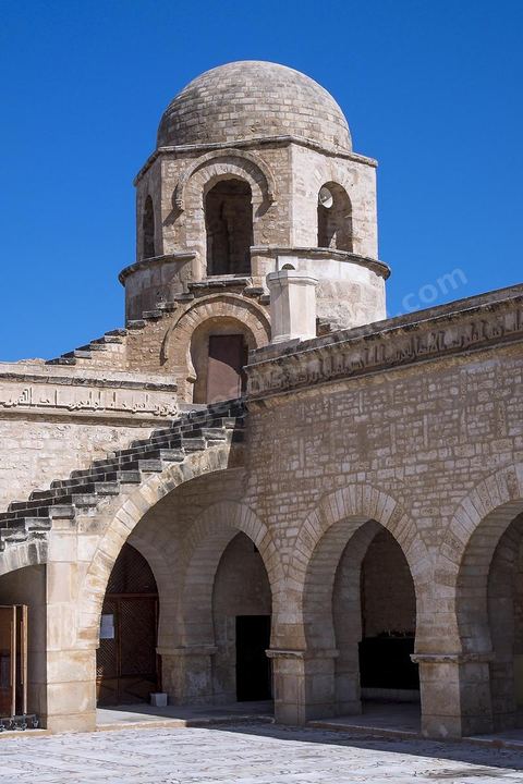 Cour intérieure de la Grande Mosquée de Sousse. Sousse ou la perle du Sahel. 