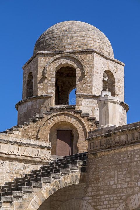 Cour intérieure de la Grande Mosquée de Sousse. Sousse ou la perle du Sahel. 