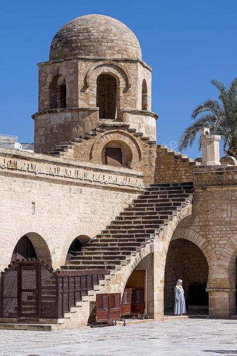 Cour intérieure de la Grande Mosquée de Sousse. Sousse ou la perle du Sahel. 
