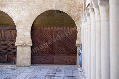 Cour intérieure de la Grande Mosquée de Sousse. Sousse ou la perle du Sahel. 