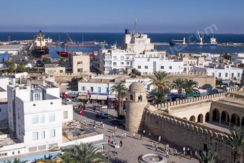 Vue sur la Grande mosquée et le port de Sousse depuis le minaret du ribat. Sousse ou la perle du Sahel. 