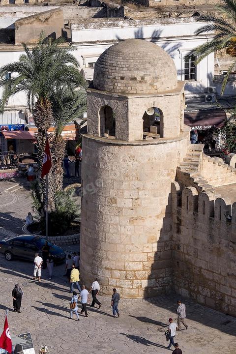 Vue sur la Grande mosquée et le port de Sousse depuis le minaret du ribat. Sousse ou la perle du Sahel. 