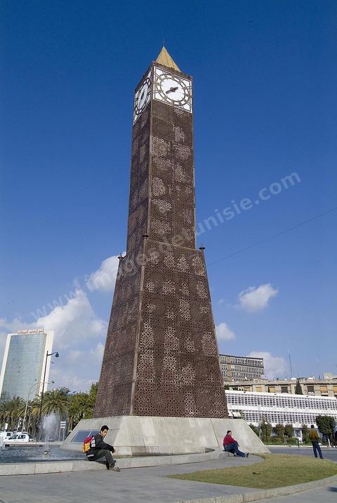Monument du 7 novembre sur la place du 7 novemebre à Tunis