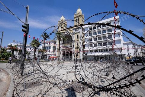 Scenes from everyday life on Habib Bourguiba Avenue