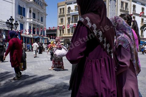 Scenes from everyday life on Habib Bourguiba Avenue