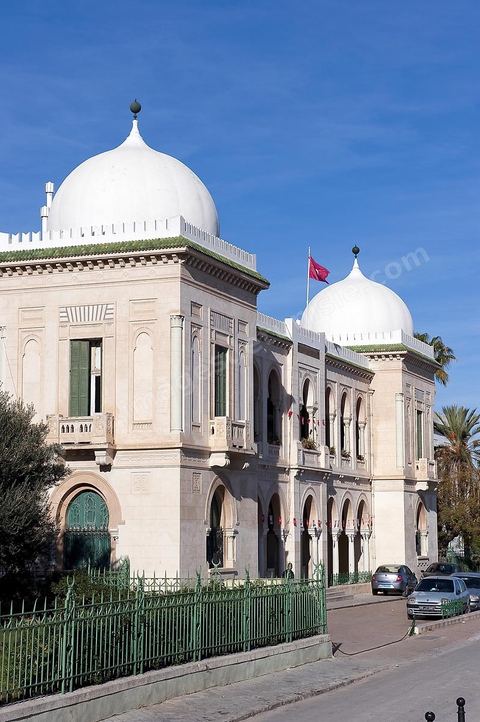 Collège Sadiki près de la place de la Kasbah à Tunis