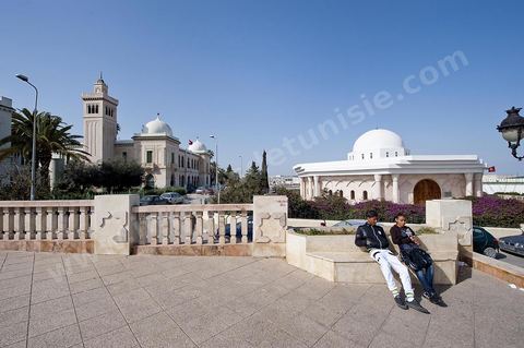 Collège Sadiki près de la place de la Kasbah à Tunis
