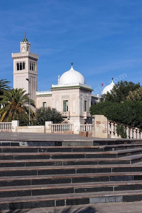 Collège Sadiki près de la place de la Kasbah à Tunis
