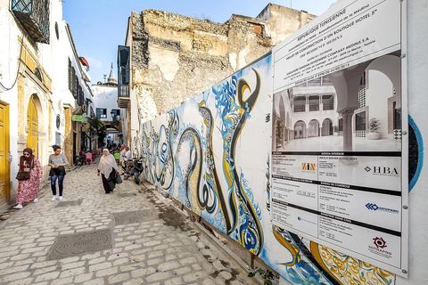 Depuis une décennie de nombreux projets de maison d'hotes, d'hotels de charme et d'hotels de luxe voient le jour dasn la medina de Tunis et de nouveau sont en projet avec des investisseurs étangers comme le grouep Résidence Hotel qui projette la constructon d'un hotel de luxe dasn la rue Sidi Ben Arous. 