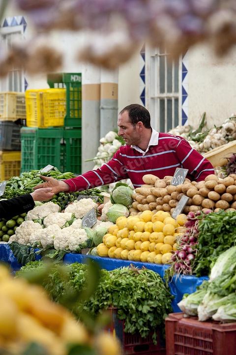 Le marché central de Tunis, marché aux légumes, poissons, fromages, boucheries et épiceries fines
