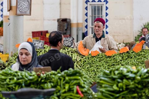 Le marché central de Tunis, marché aux légumes, poissons, fromages, boucheries et épiceries fines