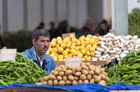 Le marché central de Tunis, marché aux légumes, poissons, fromages, boucheries et épiceries fines