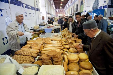 Le marché central de Tunis, marché aux légumes, poissons, fromages, boucheries et épiceries fines