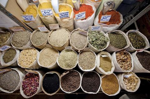 Le marché central de Tunis, marché aux légumes, poissons, fromages, boucheries et épiceries fines