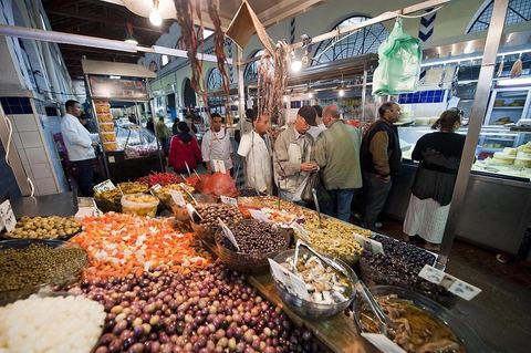 Le marché central de Tunis, marché aux légumes, poissons, fromages, boucheries et épiceries fines