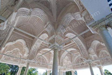Intérieure de la Koubba du Belvédère après sa restauration - détail des plafonds en stuc