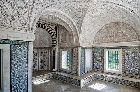 Intérieure de la Koubba du Belvédère après sa restauration - détail des plafonds en stuc