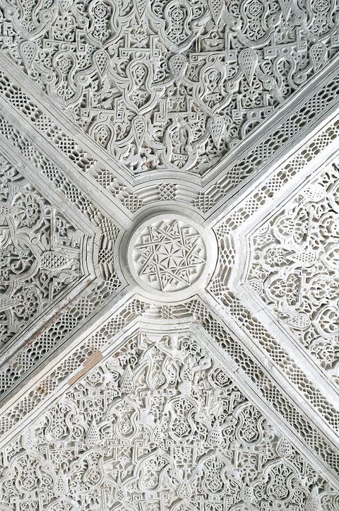 Intérieure de la Koubba du Belvédère après sa restauration - détail des plafonds en stuc