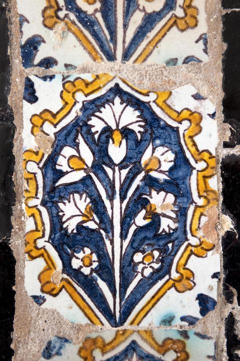 intérieure de la Koubba du Belvédère après sa restauration - détail de la céramique murale