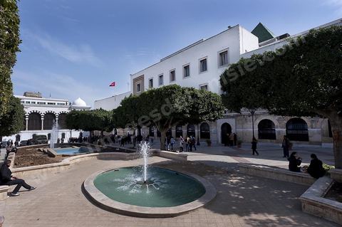 Place du Gouvernement et Palais du Premier Ministère, en haut de la medina de Tunis