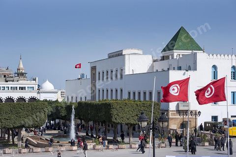 Place du Gouvernement et Palais du Premier Ministère, en haut de la medina de Tunis