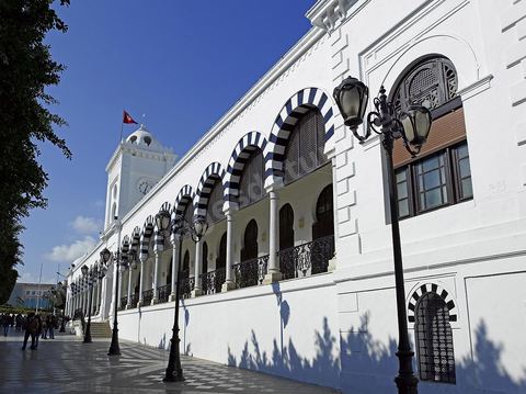Palais du Ministère des Finances sur la Place du Gouvernement en haut de la medina de Tunis