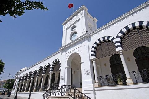 Palais du Ministère des Finances sur la Place du Gouvernement en haut de la medina de Tunis