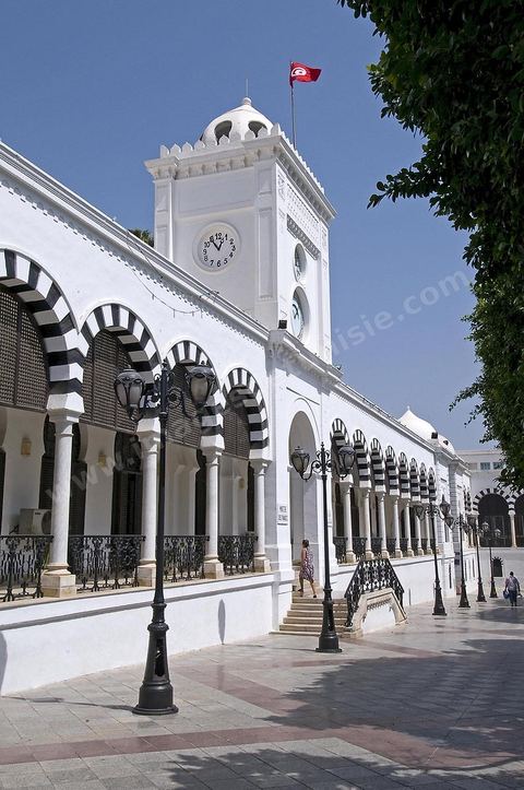 Palais du Ministère des Finances sur la Place du Gouvernement en haut de la medina de Tunis