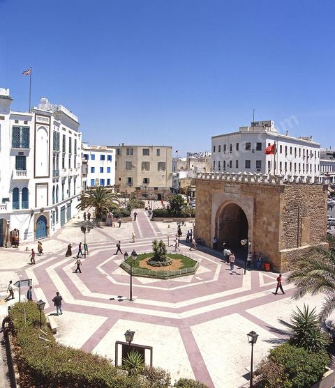 Porte de France et Place de Victoire - entrée nord de la médina de Tunis