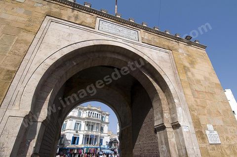 Porte de France et Place de Victoire - entrée nord de la médina de Tunis