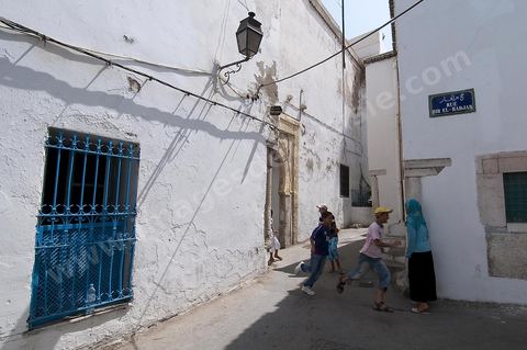 Ruelles de la medina de Tunis, rue, ambiance dans la medina de Tunis